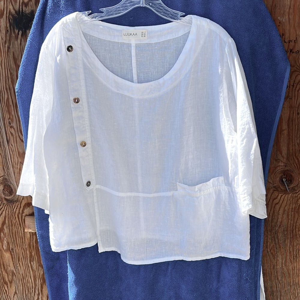 Women’s linen top, size L.  Made by Luukaa